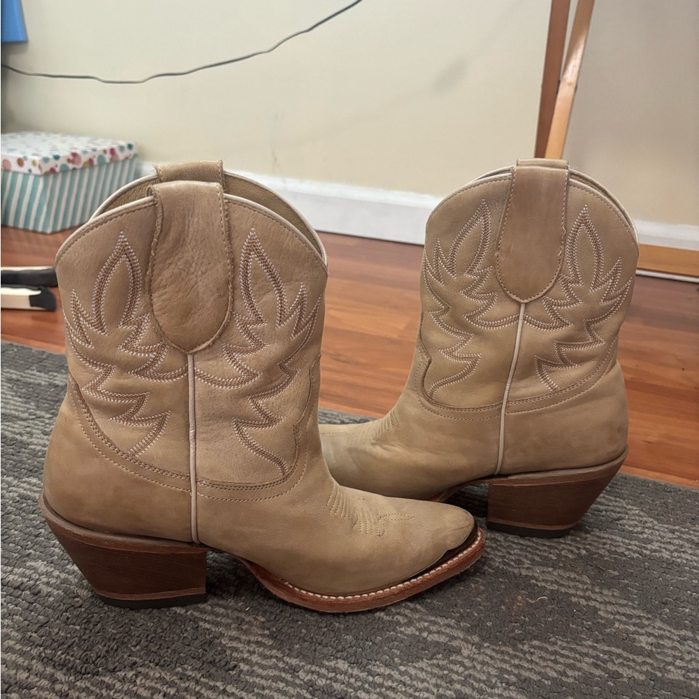 Miranda Lambert Idyllwind ankle boots/booties